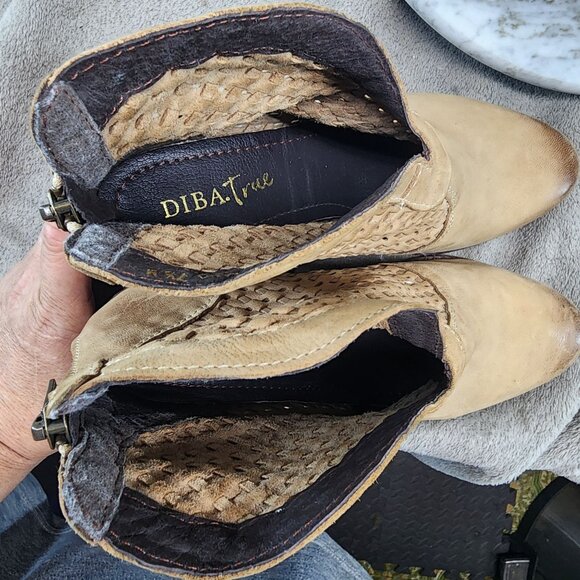 Diba True Shoes Womens Size 7.5 Brown Leather Ankle Boots - Picture 9 of 12